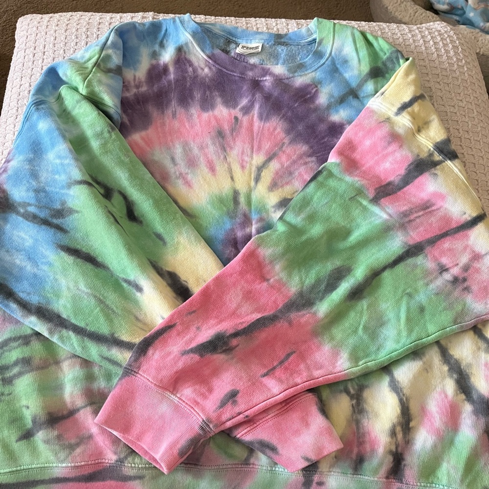PINK large tye dye sweatshirt